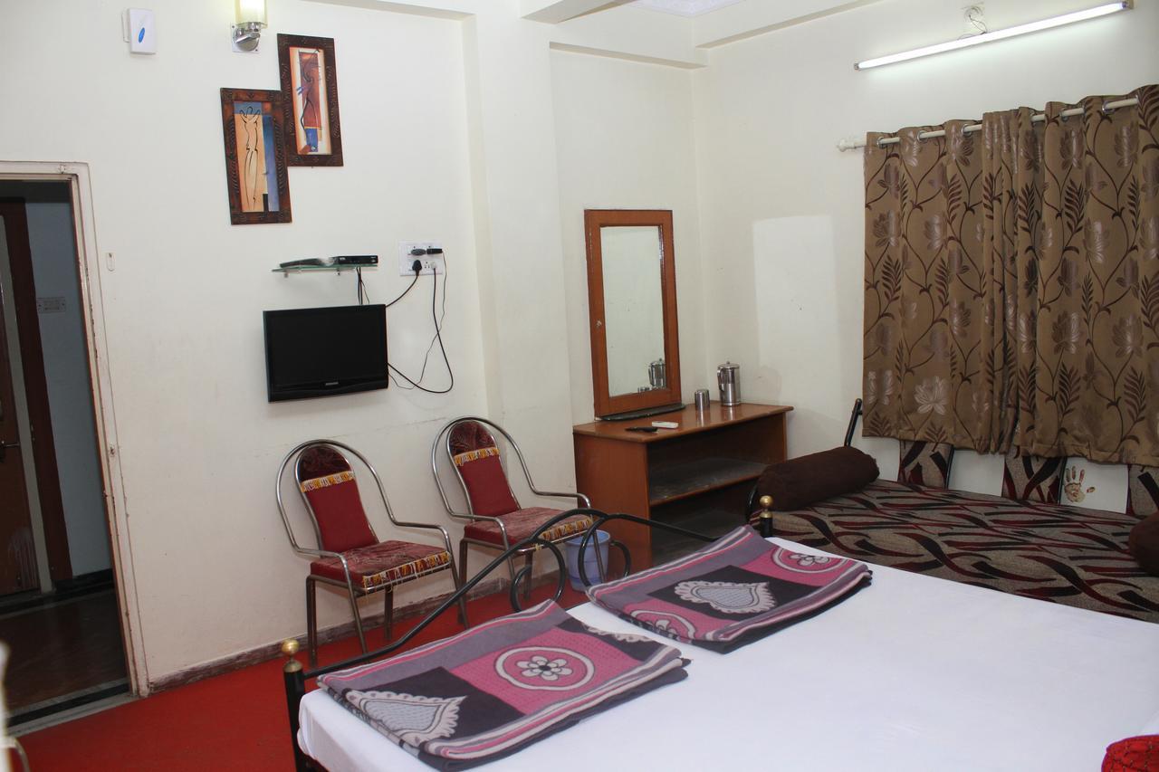 Hotel Bhagwat Palace Latur Exterior photo