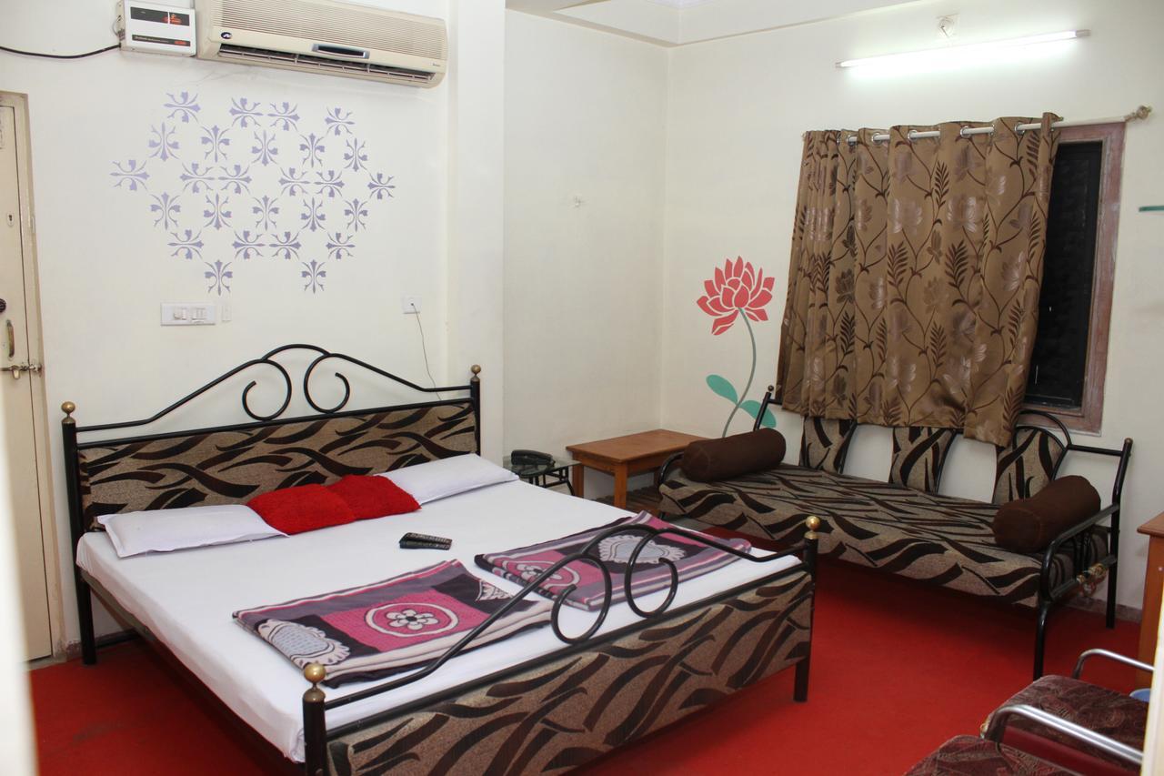 Hotel Bhagwat Palace Latur Exterior photo